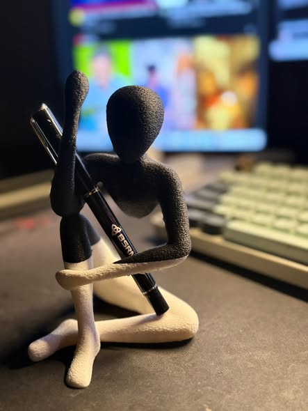 PEN HOLDER/ SUPPORT